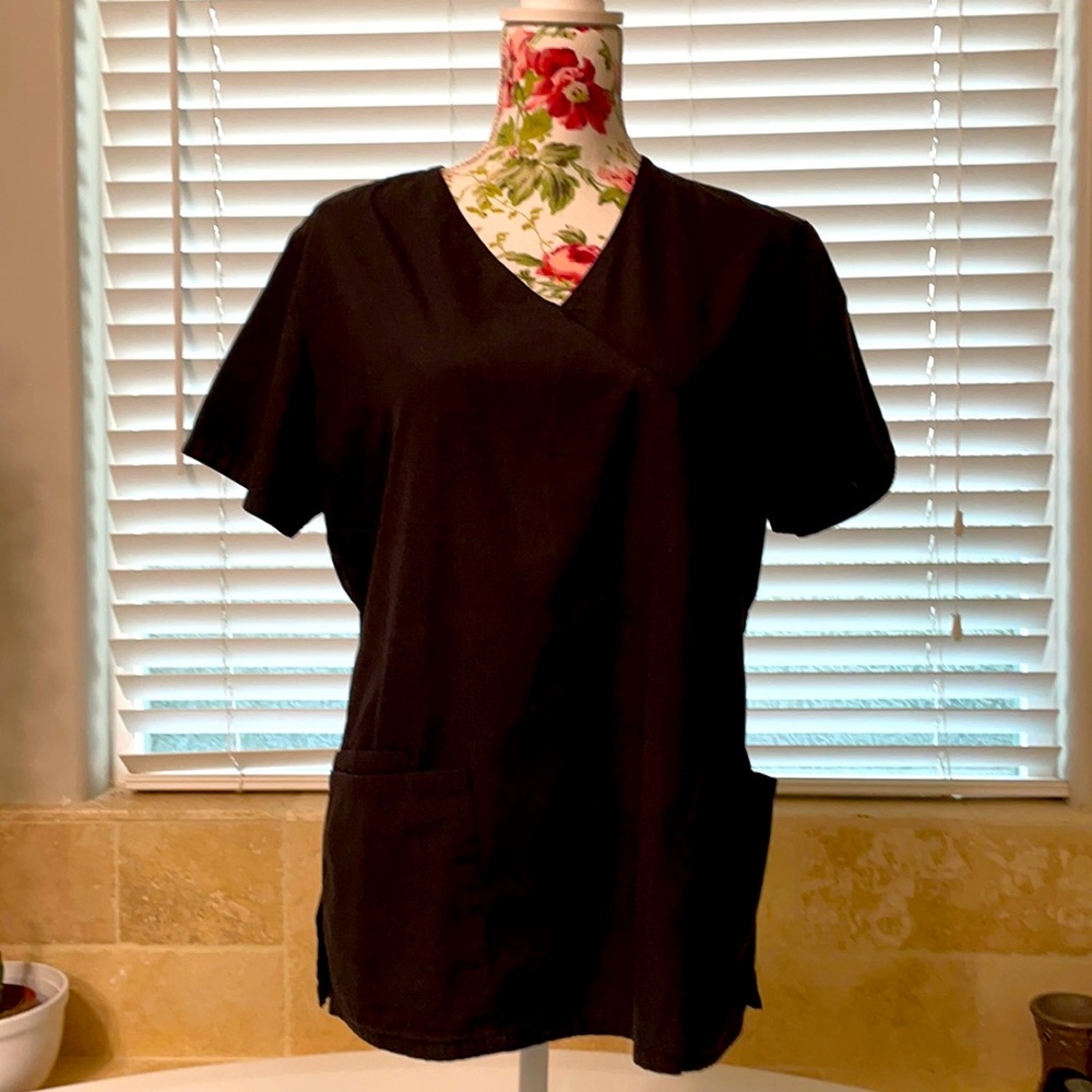 Scrub tops - medium - Picture 2 of 9